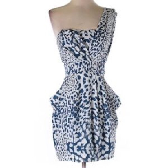 BCBGeneration Dresses & Skirts - BCBGENERATION Splash Comb Fit n Flare Dress